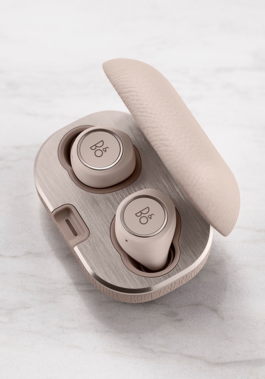 Beoplay E8 2.0 - Limestone med chargingcase