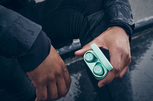 Beoplay E8 Sport i Oxygen Blue - Firmagaver