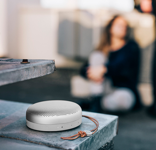 BeoPlay A1 in Natural outside